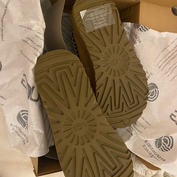 UGG Women’s Tasman Slipper Chestnut Sz 6 - Picture 7 of 7